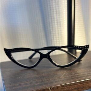 Elegant Black Cat-Eye Glasses